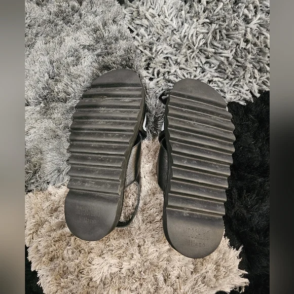 Authentic Moschino Black Slide Sandals with Bold Branding (Unisex) W-8 ,M- 6.5/7 - Picture 5 of 9